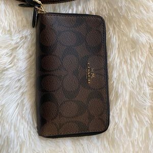 Coach Double Zip Wristlet